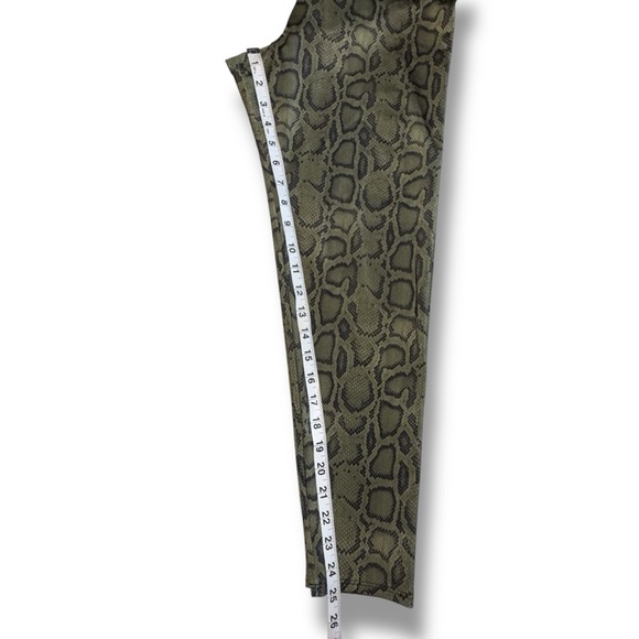 ONZIE Leopard High-rise leggings - Green/Black Large - Picture 6 of 11